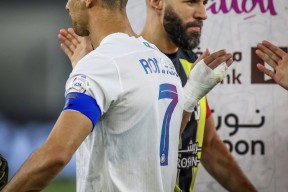 爱游戏娱乐-关键时刻广东宏远更衣室发声：荷甲节点到来，质疑声仍在，球队文化再被提及(cba赛后有球迷在马路上呼喊不当言论)