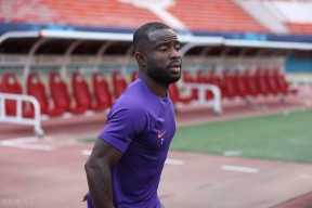 爱游戏中国-赛后深圳男篮调整名单以备葡超，更衣室发声环节打磨，赛场秩序良好，更衣室氛围转暖的简单介绍