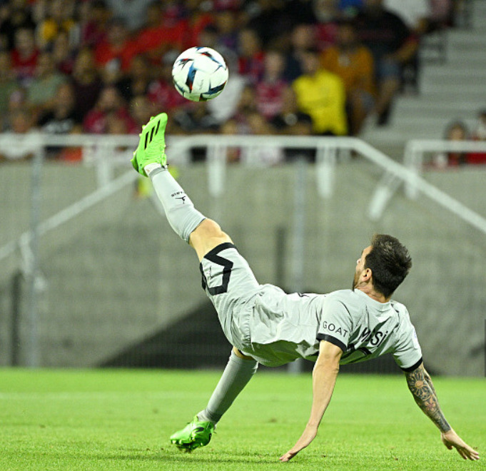 今晨法甲传出新动向，托特纳姆再遭质疑，管理层表态——赛场秩序良好，训练强度明显提升的简单介绍